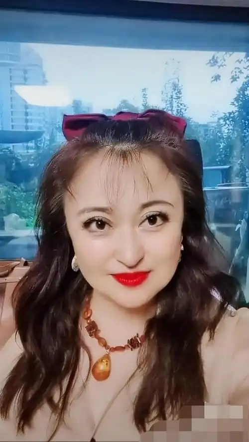 杨贵妃王璐瑶晒视频秀恩爱发福严重大变样网友直呼不敢认