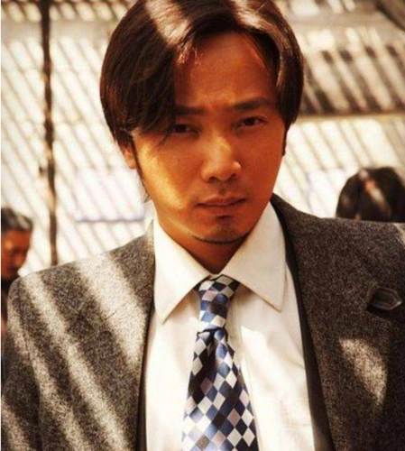 当韩红瘦下来,徐峥有头发,李宇春留长发,你还认得出来吗?