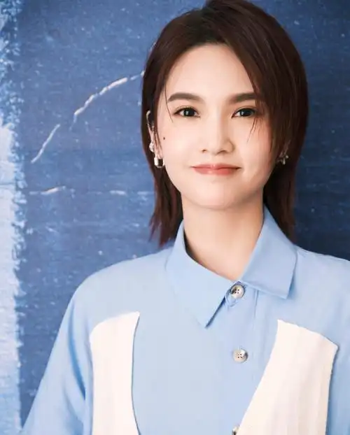 杨丞琳被曝整容本人晒旧照回应称这是在夸我吗