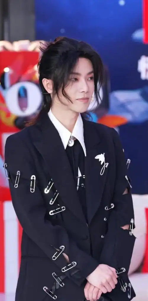 华晨宇加盟双11惊喜夜