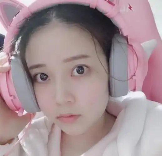 斗鱼女主播抽奖后不发钱,惹怒粉丝后说出真相,获水友集体支持