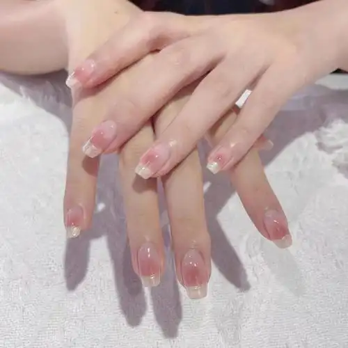 美甲图片2021新款式冬季显白夏天(2022美甲最新款显白图片)