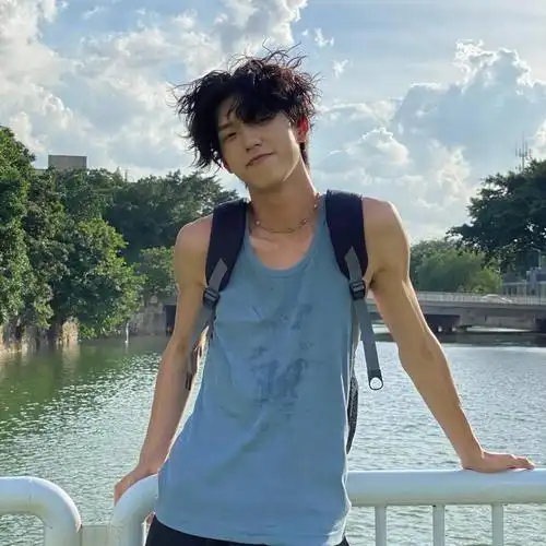 2020最火抖音帅气男生头像吸引人