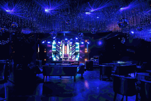 美爆了天津惊现一家星空酒吧人均竟然只要10鸡尾酒百威小吃全都有