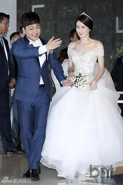 组图:韩歌手朴玄彬大婚 众星现身齐到贺_高清图集_新浪网