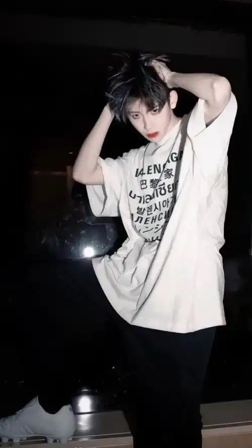 2022最新小鬼王琳凯壁纸高清图片 时尚帅气个性写真锁屏_明星手机壁纸