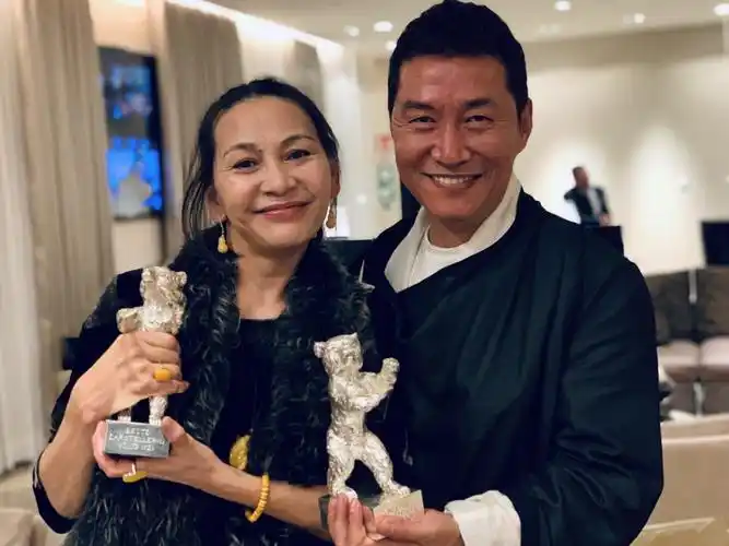 回顾赵燕国彰娶瑞典妻子女儿会3国语言岳母嫁给了希腊贵族