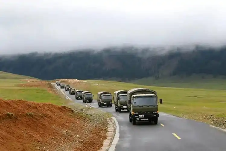 青藏线铁道兵汽车兵的故事_女兵_青藏高原_青春