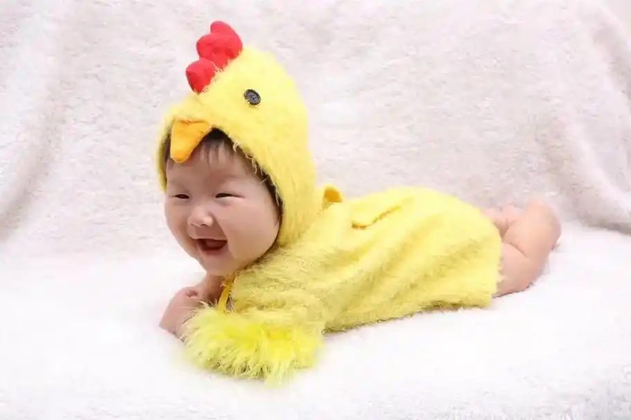 今天老师要照片,突然翻出来好多小时候的照片,还是小时候可爱