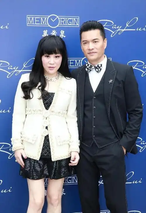 贵州富婆杨小娟嫁三婚演员吕良伟婚后生一子幸福美满