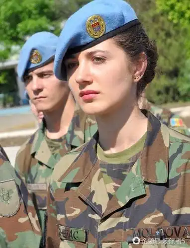 这国仅6500军人,女兵个个如花似玉|摩尔多瓦|空军|女兵_新浪新闻