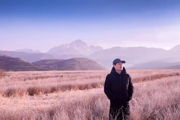 九寨沟途中薰衣草庄园冬季摆拍. 成熟男人的丰采