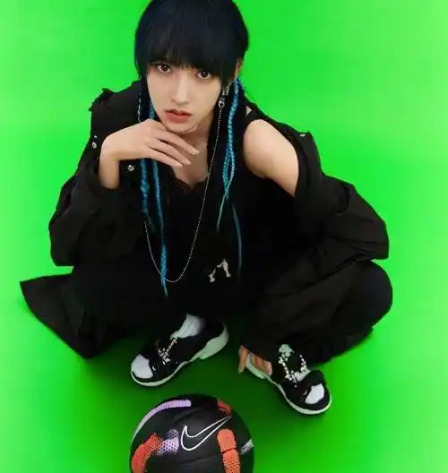 程潇挑战茶艺照不及格为了秀细腿穿透明格子裤双马尾又纯又欲