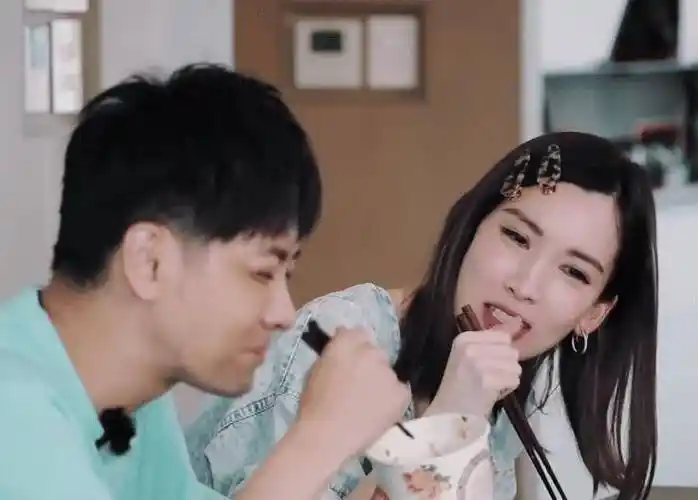 原创陈若仪帮林志颖买午饭见两人吃的菜这确定是明星的消费水平