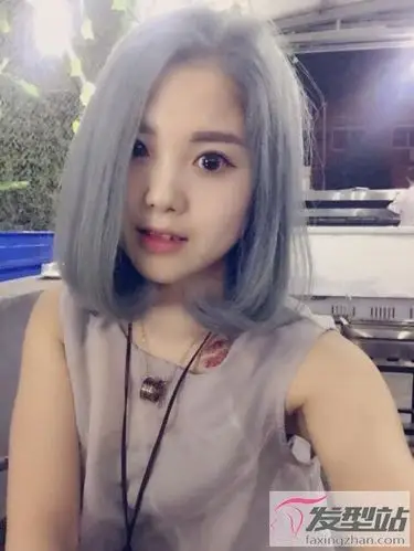 女生奶奶灰染发发型 减龄又显白的头发颜色_发型站_最新流行发型设计