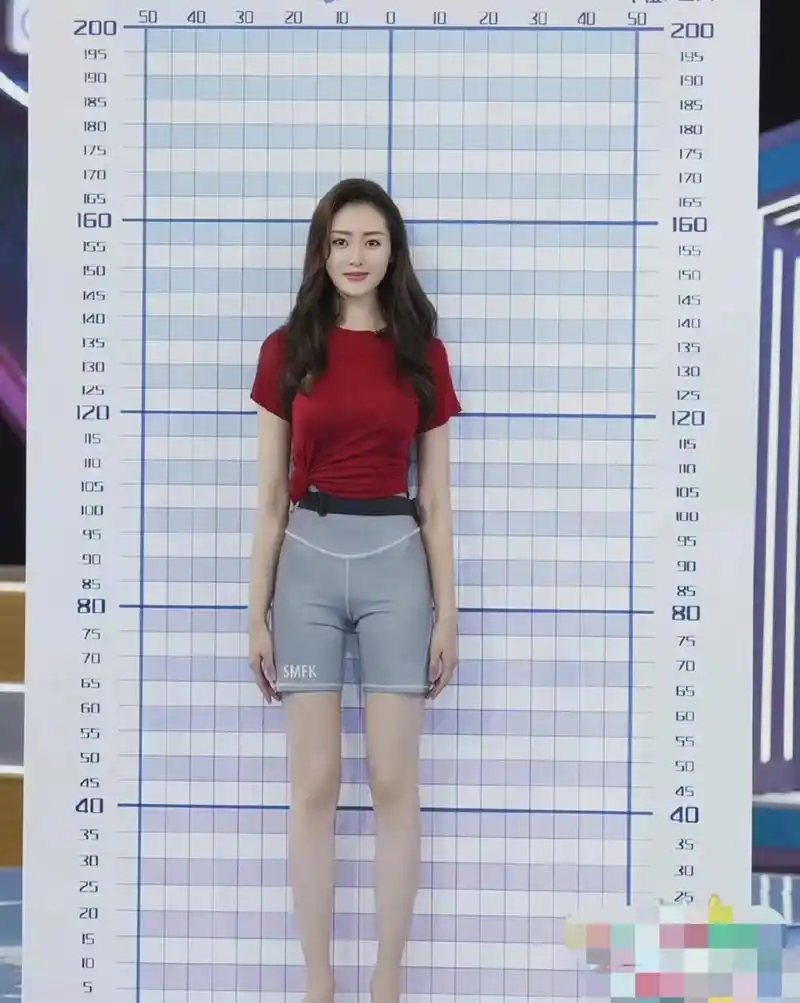 张天爱赤脚身高都有168,穿上高跟鞋都得有175了吧,这长胳臂长腿的,真