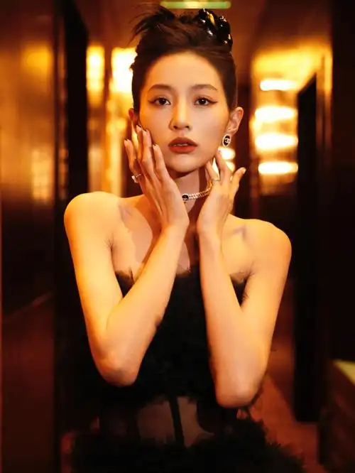 万籽麟红毯造型化妆师