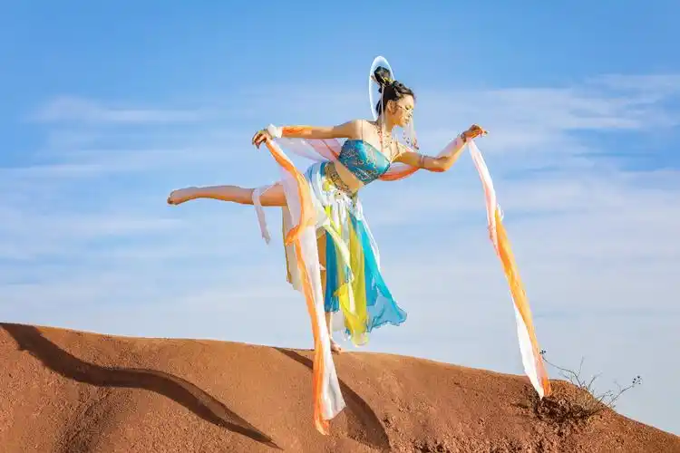 敦煌飞天出镜楚楚摄影我