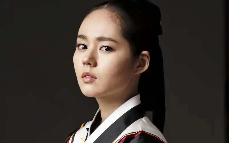 韩国美女韩佳人桌面壁纸