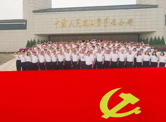 中国铁建新党员代表入党宣誓活动在京举行