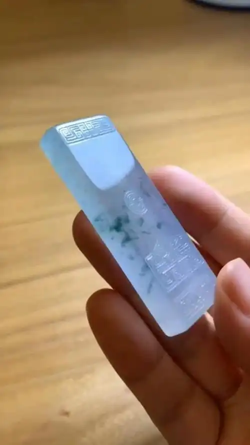 冰飘花翡翠仿古无事牌,冰种飘花仿古牌尺寸:60~25～7.