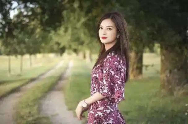 马云二任老婆古灵图片(赵薇的) - 赤虎壹号