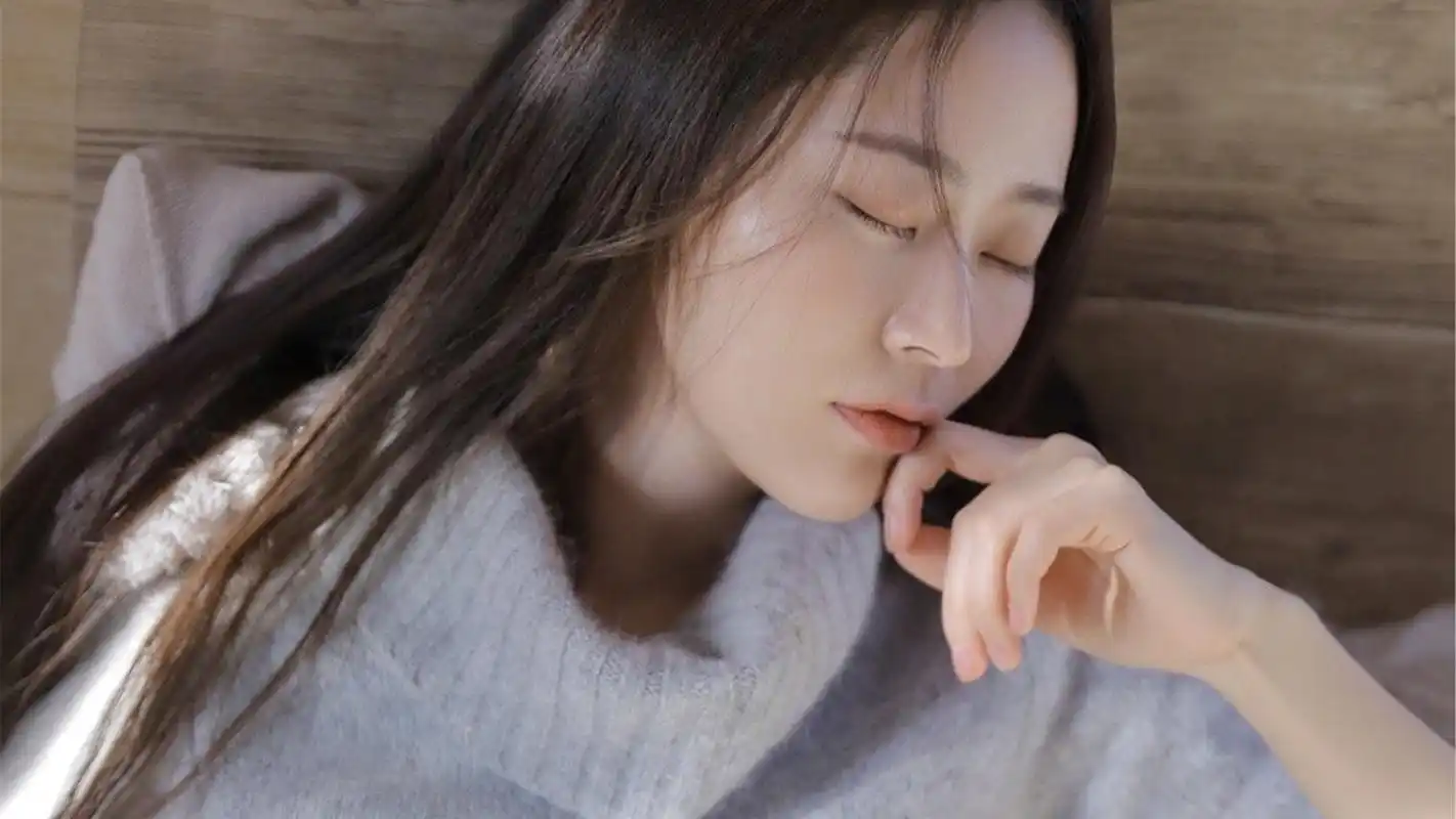 图大眼长发美女图片桌面壁纸壁纸壁纸于2020-06-16上传元气壁纸平台