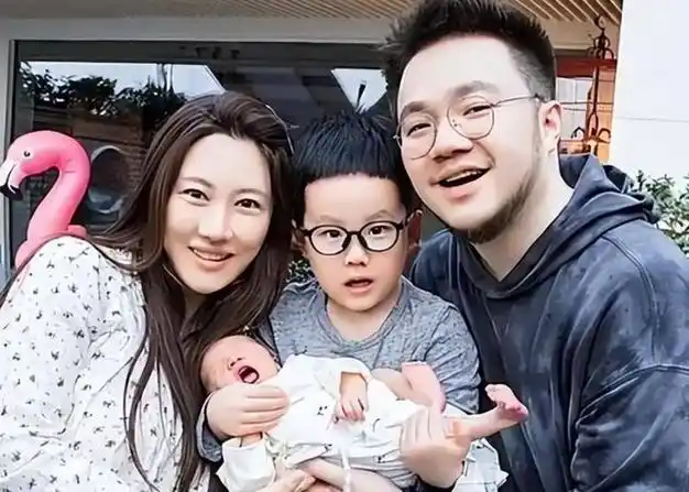 处成姐妹,嫁小7岁巴图,狂赚3600万,王博谷不简单|演员|海清_网易订阅