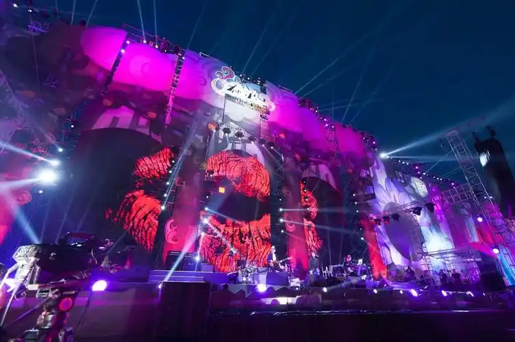 着调重磅一边玩过山车一边听音乐节是什么感受长隆春浪音乐节操盘手