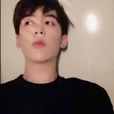 男生图片帅气阳光少年自拍头像