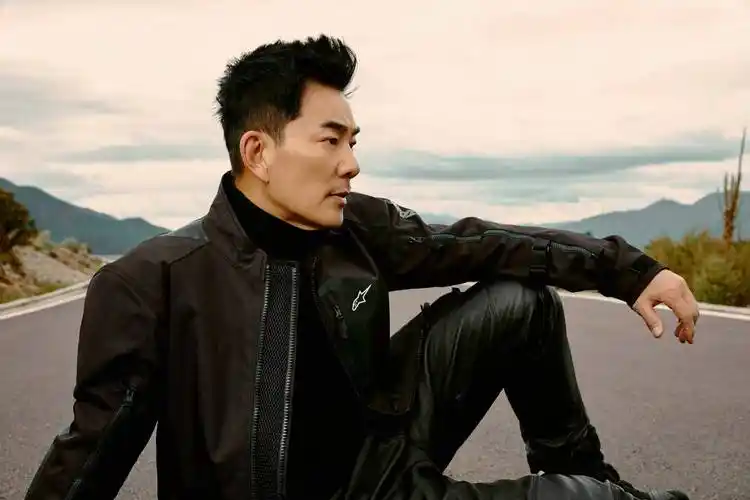 任贤齐睽违10年推出全新单曲 《在路上》2022年末霸气启程_许钧_歌曲