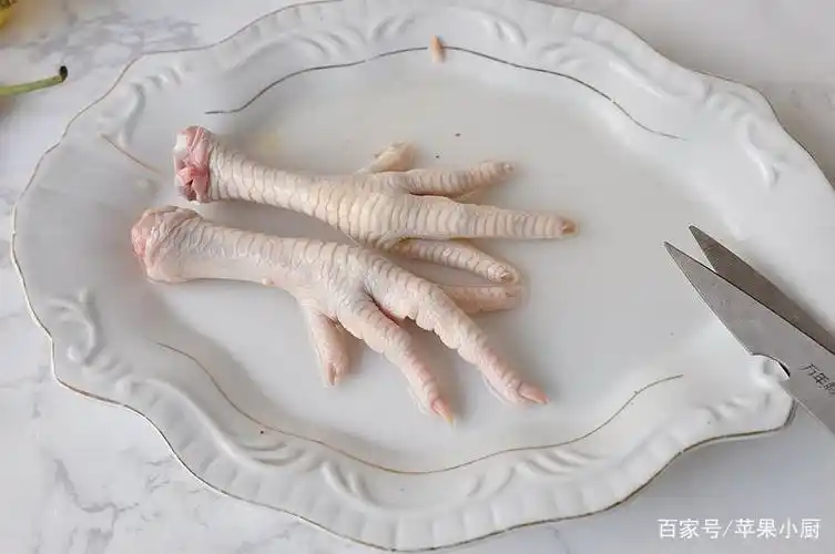 鸡爪这样做我一人能吃一斤,比泡椒的味道更丰富,太好吃了!
