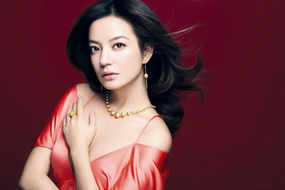 致我们终将逝去的青春导演赵薇桌面壁纸高清大图预览1024x768_大陆