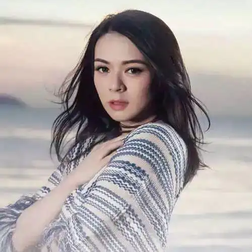 拒做未婚妈妈!90后香港实力女歌手身形发胀:裙子拉不上链