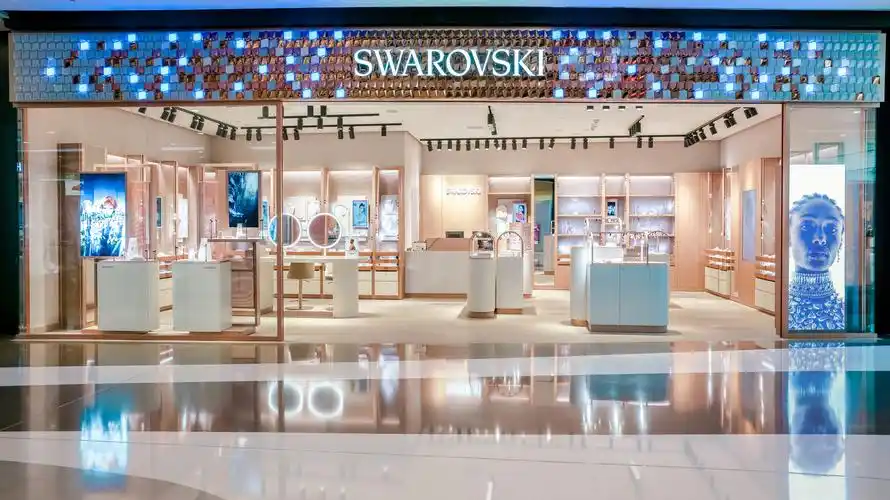 中免集团持续深化品牌优势 施华洛世奇全新概念店精彩亮相 - 中国旅游