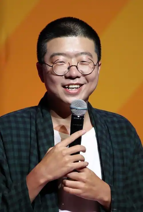 王自健离开笑果文化,原因是战略分歧和未来发展方向不一致