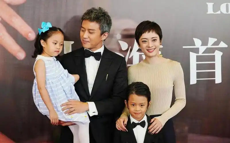 孙俪携等等小花为邓超打call超哥化身宠女狂魔眼神宠溺