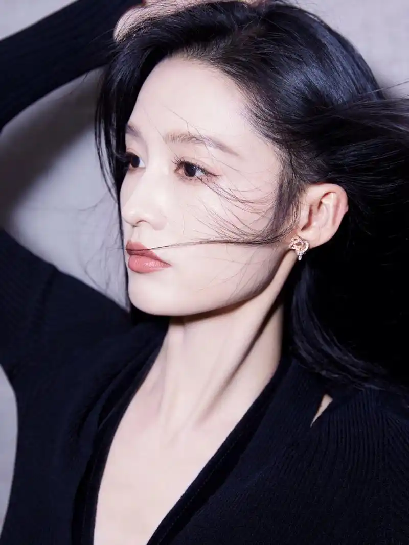 一组李沁的美照看得我眼睛都直了!