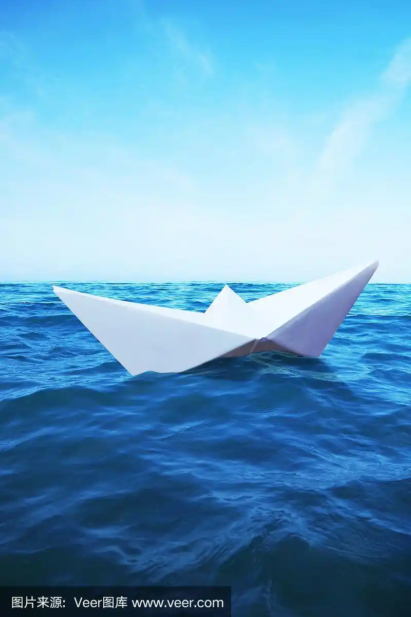 纸船在海上航行