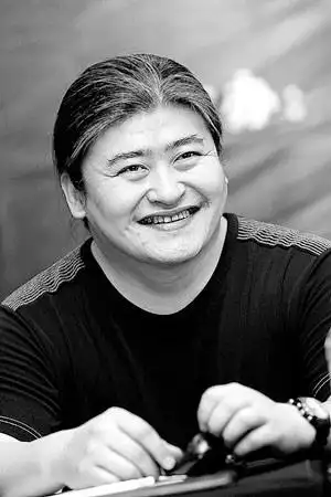 父爱如山刘欢摔倒在地为了不影响女儿考试始终忍痛不说