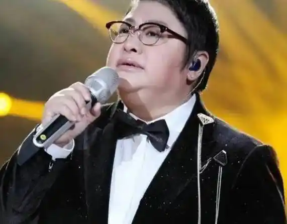 韩红曾经是大学校花?|校官|娱乐圈|华语歌手|社交平台_网易订阅