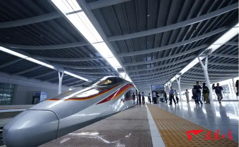 复兴号智能动车组外观.