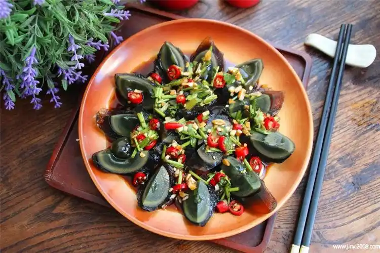 凉拌皮蛋的调料青椒皮蛋用几个皮蛋