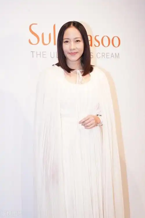 林嘉欣这身材,这才是尤物啊!