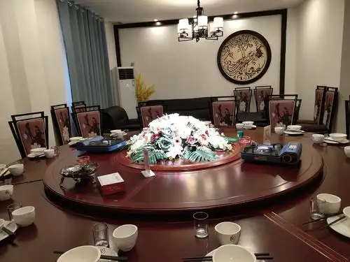 请客吃饭有豪华包房20位一桌