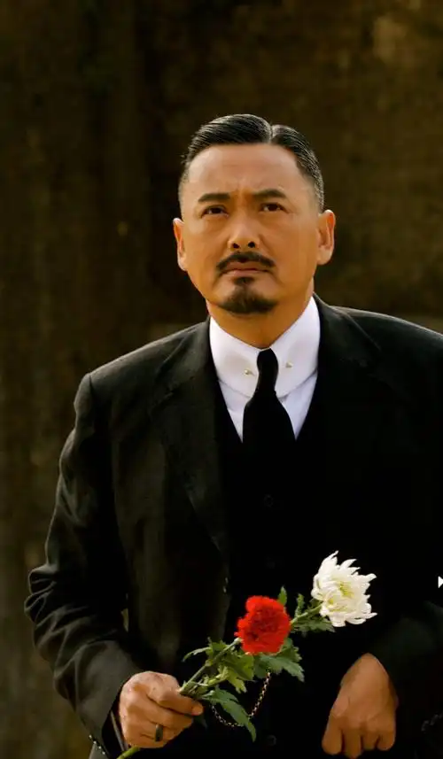 "赌神"周润发的双重人格