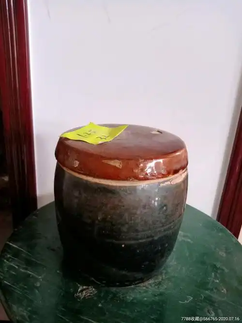 怀旧民国酱釉盖罐
