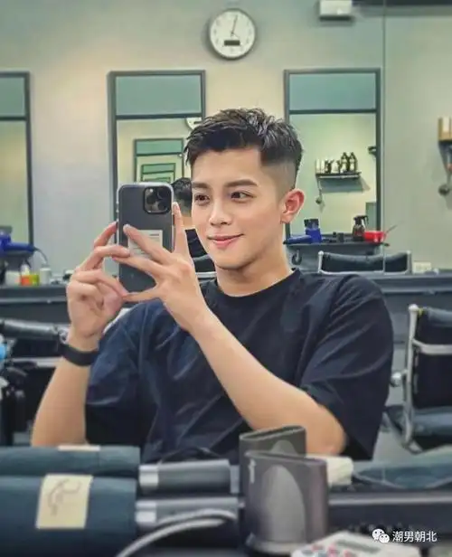 30岁左右的男生别乱剪发型剪这3款短发才帅气不信你试试