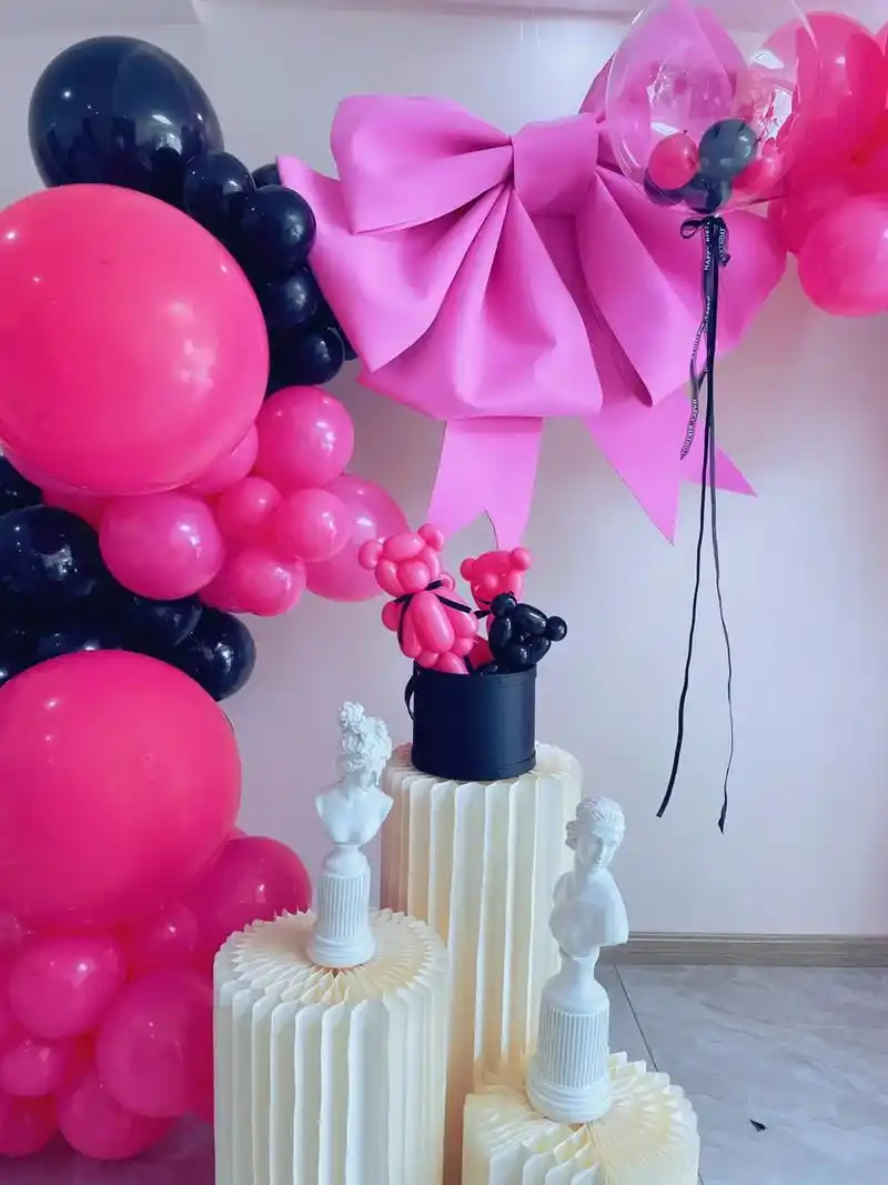 神秘黑和玫红色的碰撞.#气球派对布置 #手工diy气球布置17 - 抖音