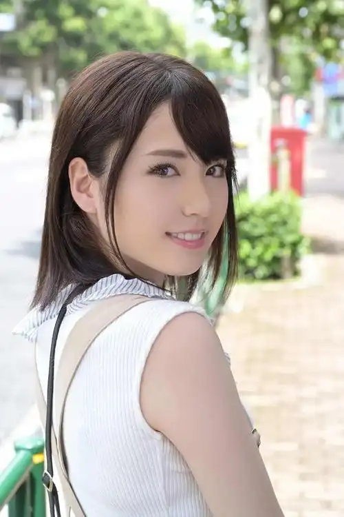 cawd-130年度反差最大新人堀北湾,颜值高出天际! 的第1张图片